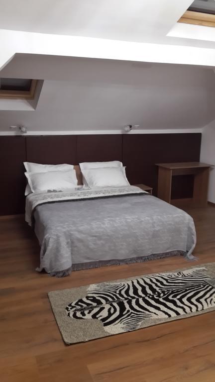 Carmen Studio Otopeni Εξωτερικό φωτογραφία