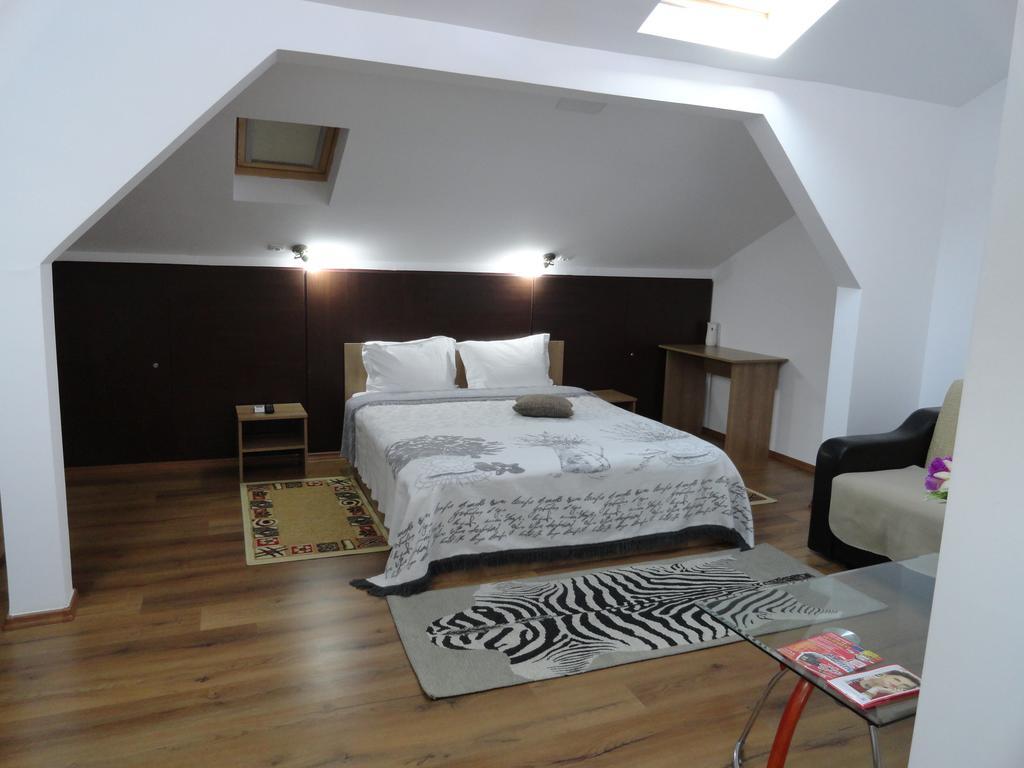 Carmen Studio Otopeni Εξωτερικό φωτογραφία